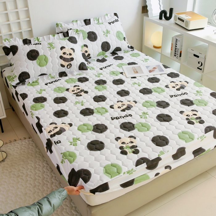 91家纺网 家纺一手货源 找家纺 情煊 2023新款全棉夹棉纯色印花床笠款(可定制尺寸) 床笠-竹林熊猫