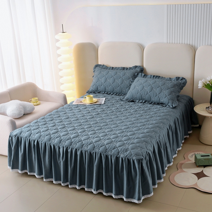 91家纺网 家纺一手货源 找家纺 情煊 2023新款全棉夹棉纯色印花床裙款(可定制尺寸) 灰蓝