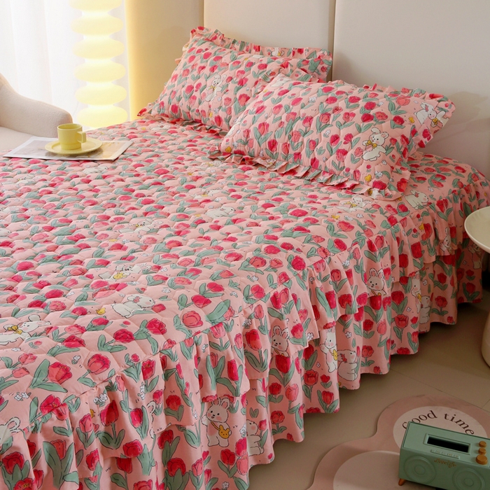 91家纺网 家纺一手货源 找家纺 情煊 2023新款全棉夹棉纯色印花床裙款(可定制尺寸) 花间白兔