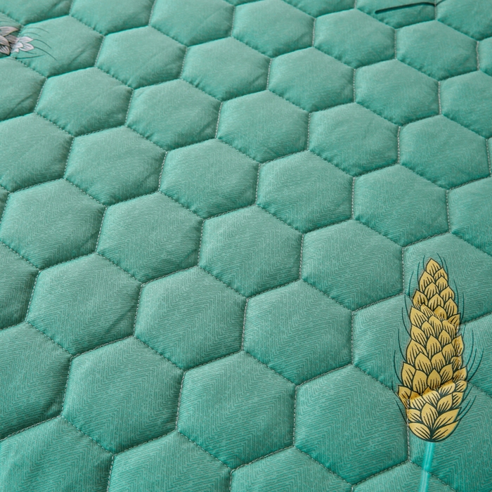 91家纺网 家纺一手货源 找家纺 情煊 2023新款全棉夹棉纯色印花床裙款(可定制尺寸) 麦之穗