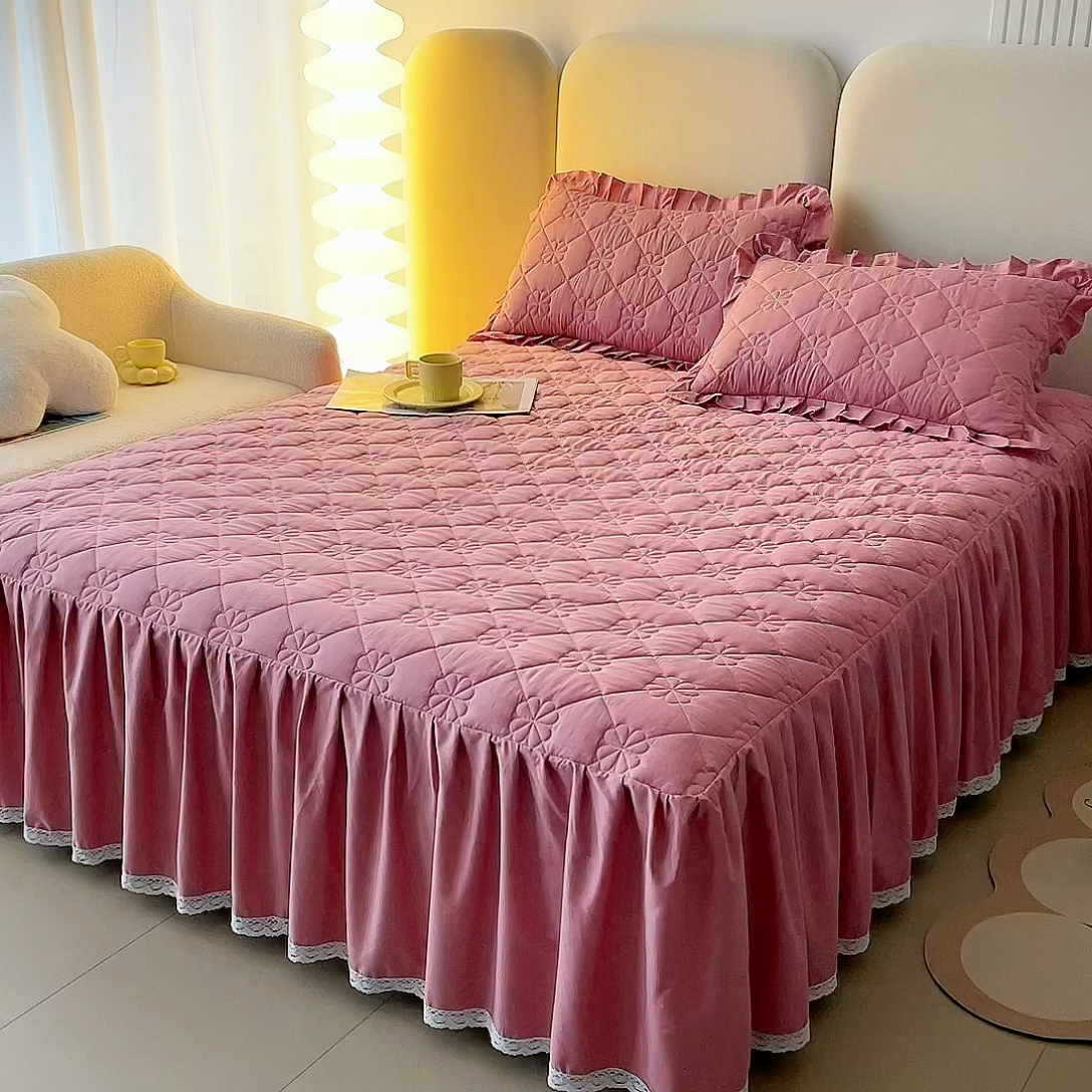 91家纺网 家纺一手货源 找家纺 情煊 2023新款全棉夹棉纯色印花床裙款(可定制尺寸) 豆沙