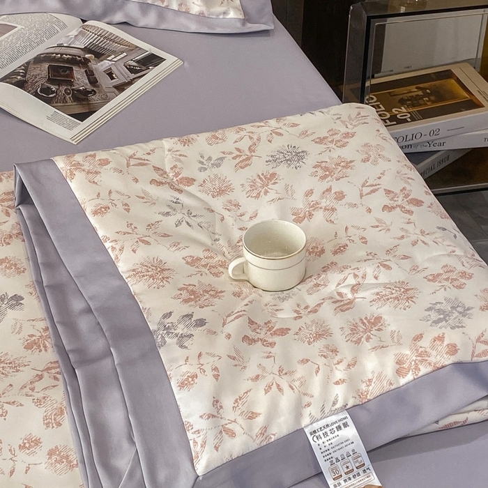 91家纺网 家纺一手货源 找家纺 棉生活 2023新款3M贡缎工艺天丝夏被四件套 晨光 粉