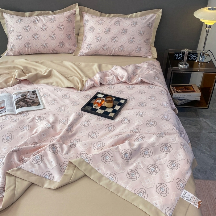 91家纺网 家纺一手货源 找家纺 棉生活 2023新款3M贡缎工艺天丝夏被四件套 温莎 粉