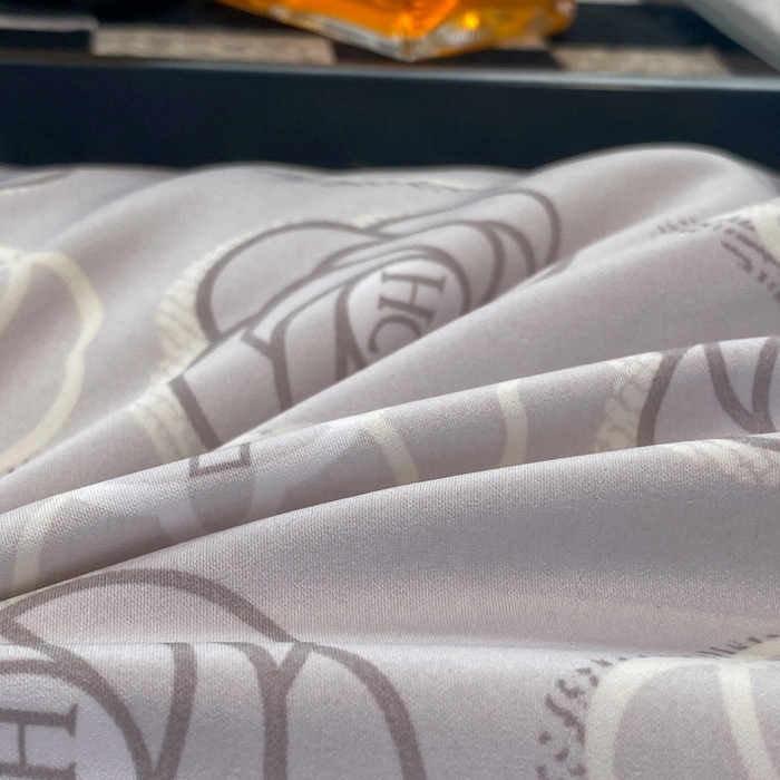 91家纺网 家纺一手货源 找家纺 棉生活 2023新款3M贡缎工艺天丝夏被四件套 温莎 灰