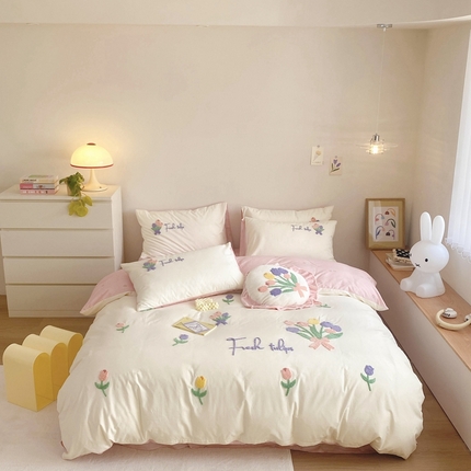 91家纺网 家纺一手货源 找家纺 眠屿2023新款全棉水洗棉毛巾绣四件套 浪漫花海