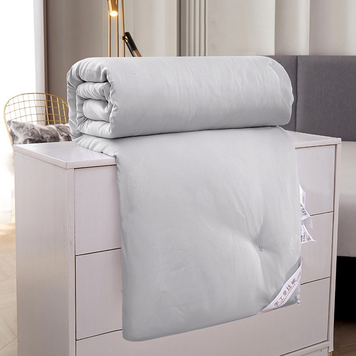 91家纺网 家纺一手货源 找家纺 西域种棉人·千百笠 2023新款蚕丝被100%柞蚕丝被手工蚕丝被 甄选灰