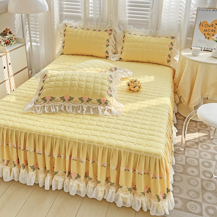 91家纺网 家纺一手货源 找家纺 罗艺轩 2024新款夹棉床裙施华洛系列三件套 施华洛-亮黄