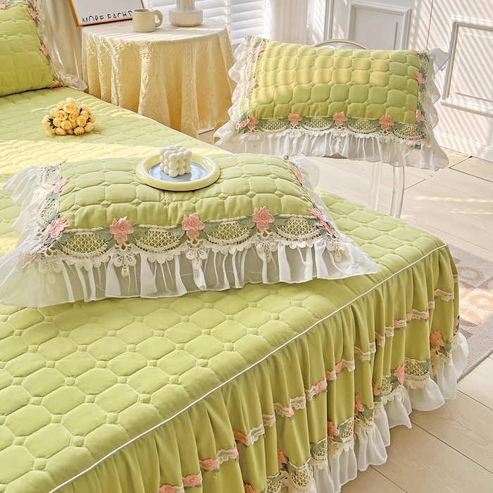 91家纺网 家纺一手货源 找家纺 罗艺轩 2024新款夹棉床裙施华洛系列三件套 施华洛-果绿