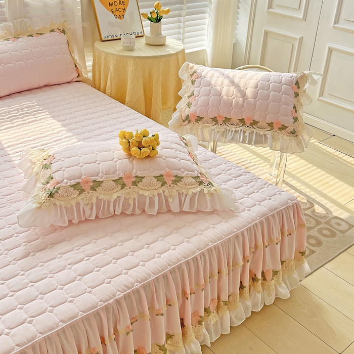 91家纺网 家纺一手货源 找家纺 罗艺轩 2024新款夹棉床裙施华洛系列三件套 施华洛-浅粉