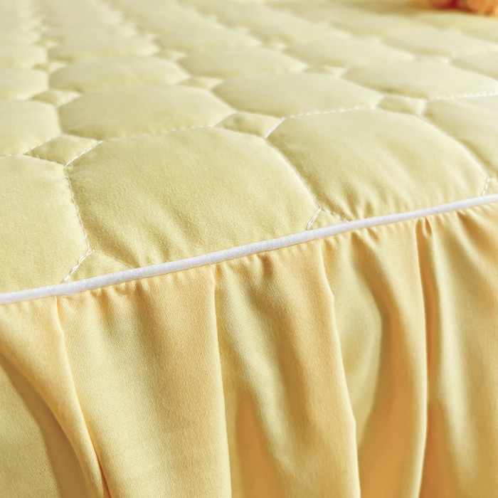 91家纺网 家纺一手货源 找家纺 罗艺轩 2024新款夹棉床裙施华洛系列三件套 施华洛-亮黄