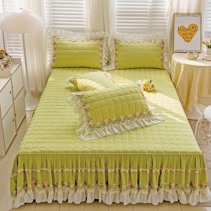 91家纺网 家纺一手货源 找家纺 罗艺轩 2024新款夹棉床裙施华洛系列三件套 施华洛-果绿