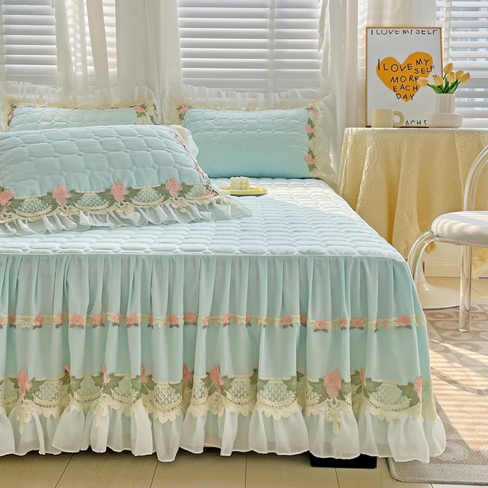 91家纺网 家纺一手货源 找家纺 罗艺轩 2024新款夹棉床裙施华洛系列三件套 施华洛-浅蓝