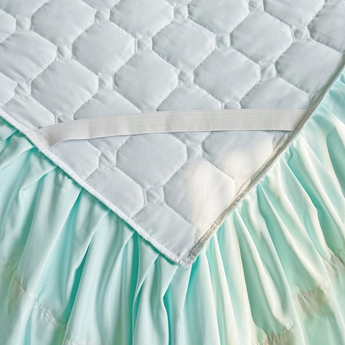 91家纺网 家纺一手货源 找家纺 罗艺轩 2024新款夹棉床裙施华洛系列三件套 施华洛-浅蓝