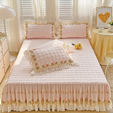 91家纺网 家纺一手货源 找家纺 罗艺轩 2024新款夹棉床裙施华洛系列三件套 施华洛-浅粉