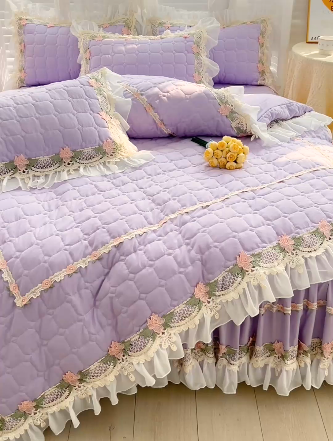 91家纺网 家纺一手货源 找家纺 罗艺轩 2024新款夹棉床裙施华洛系列四件套 施华洛-浅紫