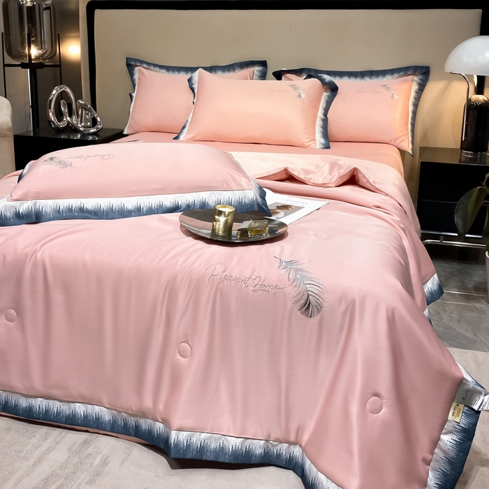 91家纺网 家纺一手货源 找家纺 露梦家纺 大牌轻奢款水洗真丝刺绣数码宽边夏被四件套-羽墨 羽墨-玫瑰粉