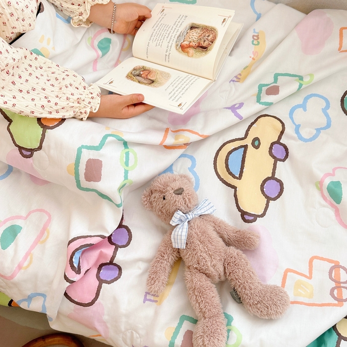 91家纺网 家纺一手货源 找家纺 鱼宝 2023新款40支全棉无荧光儿童夏被 涂鸦小车