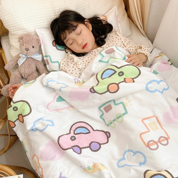 91家纺网 家纺一手货源 找家纺 鱼宝 2023新款40支全棉无荧光儿童夏被 涂鸦小车