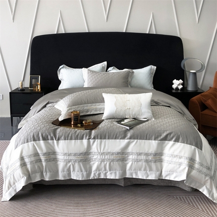 91家纺网 家纺一手货源 找家纺 馨蕊2023新款轻奢风100支CR工艺全棉四件套-棉梦巴黎 高级灰