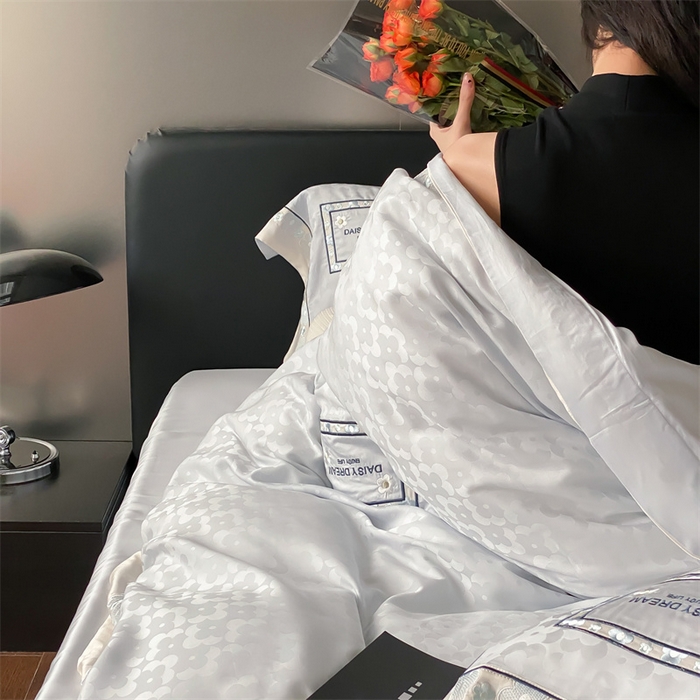 91家纺网 家纺一手货源 找家纺 MIU缪家居 2023新款80支兰精天丝四件套（提花）梦境 蓝