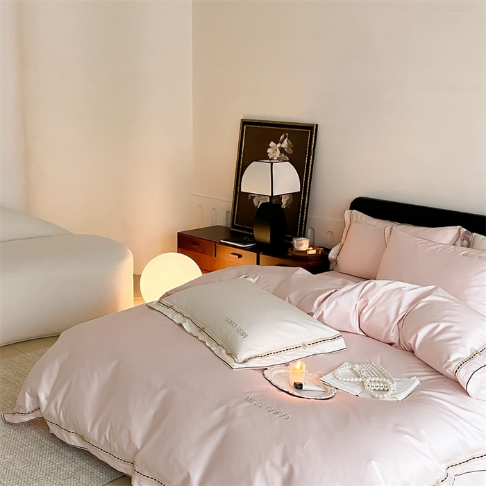 91家纺网 家纺一手货源 找家纺 MIU缪家居 2023新款100支四件套百变coco 粉