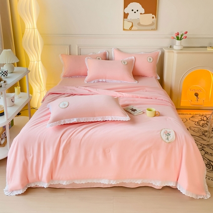 91家纺网 家纺一手货源 找家纺 麦朵家居 2023新款花边款夏被四件套 丽莎-粉