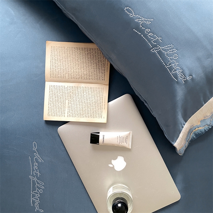 91家纺网 家纺一手货源 找家纺 MIU缪家居 2023款珍珠丝凉席 《雅》系列 深蓝