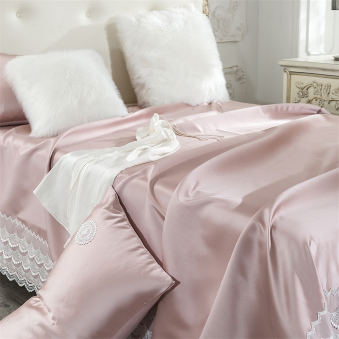 91家纺网 家纺一手货源 找家纺 MIU缪家居 2023款珍珠丝凉席  爱丽丝（棚拍） 樱花粉