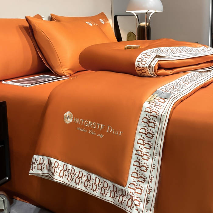 91家纺网 家纺一手货源 找家纺 露梦 2025新款大牌轻奢款水洗真丝刺绣数码宽边夏被四件套-安迪 安迪-爱玛橙