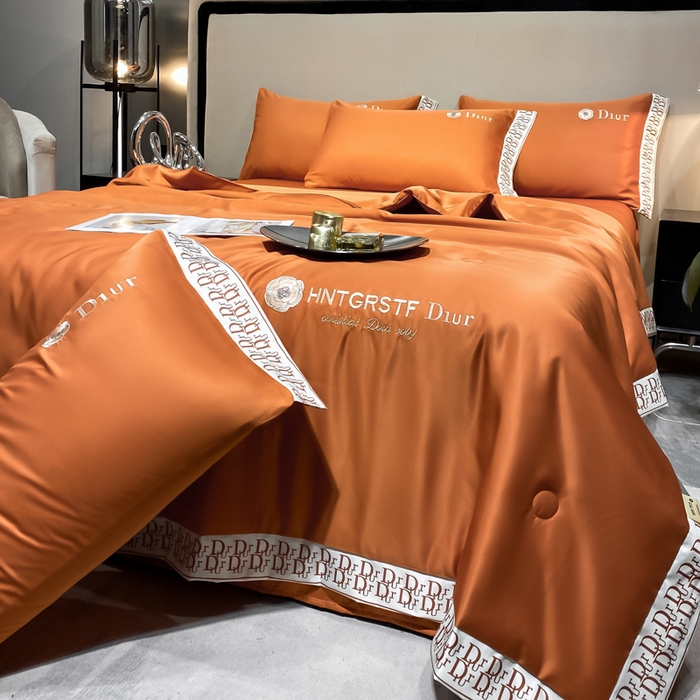 91家纺网 家纺一手货源 找家纺 露梦 2025新款大牌轻奢款水洗真丝刺绣数码宽边夏被四件套-安迪 安迪-爱玛橙