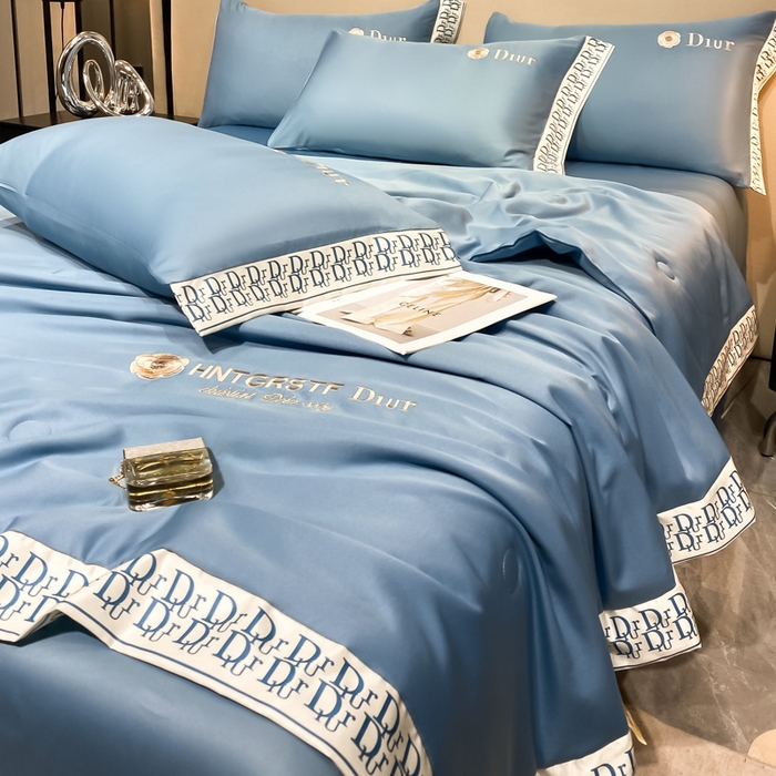 91家纺网 家纺一手货源 找家纺 露梦 2025新款大牌轻奢款水洗真丝刺绣数码宽边夏被四件套-安迪 安迪-摩卡蓝