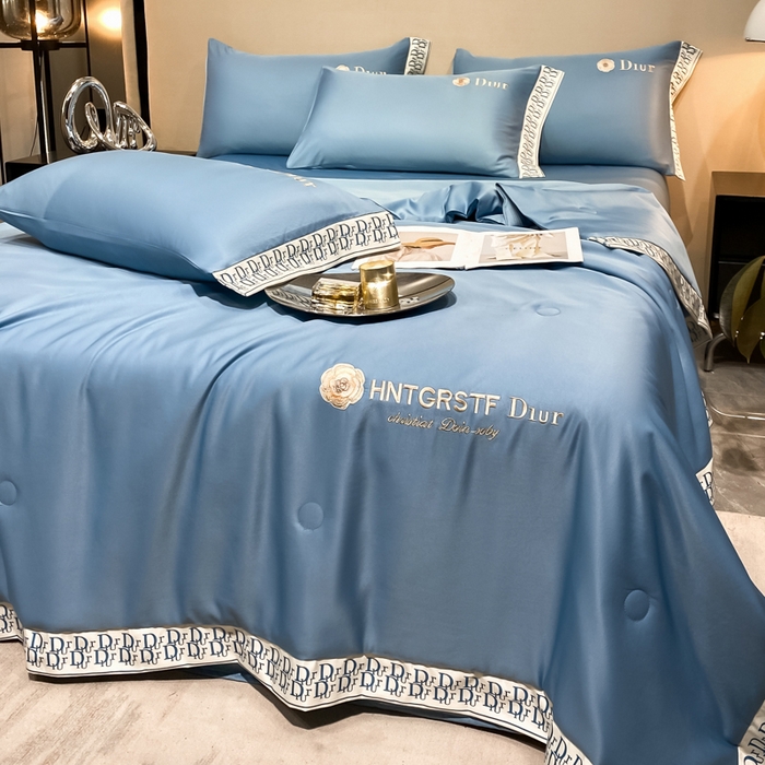 91家纺网 家纺一手货源 找家纺 露梦 2025新款大牌轻奢款水洗真丝刺绣数码宽边夏被四件套-安迪 安迪-摩卡蓝