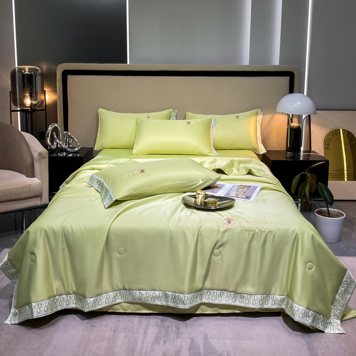 91家纺网 家纺一手货源 找家纺 露梦 2025新款大牌轻奢款水洗真丝刺绣数码宽边夏被四件套-安迪 安迪-嫩奶绿