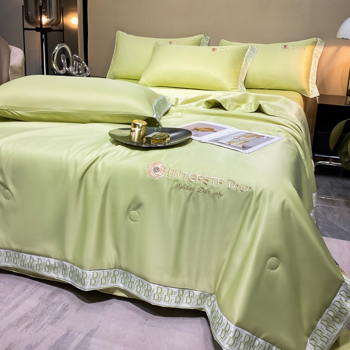 91家纺网 家纺一手货源 找家纺 露梦 2025新款大牌轻奢款水洗真丝刺绣数码宽边夏被四件套-安迪 安迪-嫩奶绿