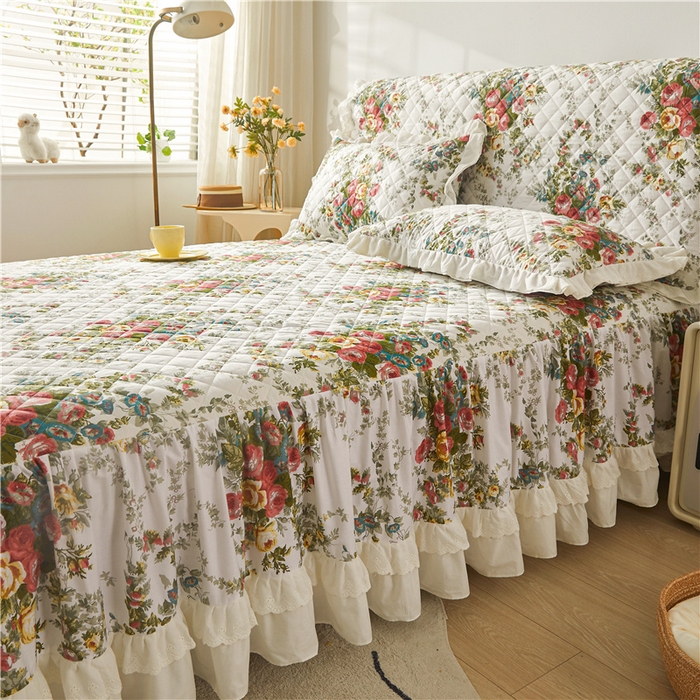 91家纺网 家纺一手货源 找家纺 十个点 2024新款全棉印花夹棉韩版蕾丝床裙三件套  纯爱-夹棉