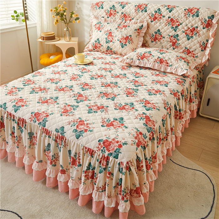 91家纺网 家纺一手货源 找家纺 十个点 2024新款全棉印花夹棉韩版蕾丝床裙三件套  温馨花语-夹棉