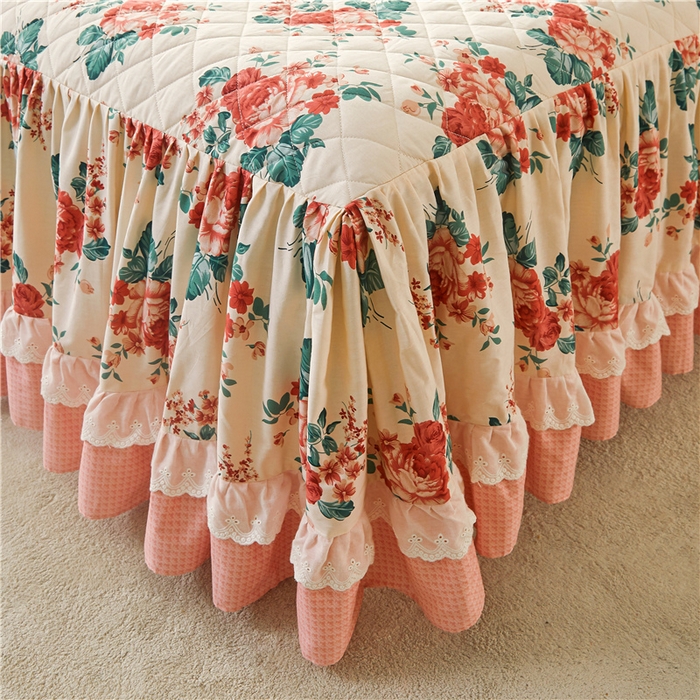 91家纺网 家纺一手货源 找家纺 十个点 2024新款全棉印花夹棉韩版蕾丝床裙三件套  温馨花语-夹棉