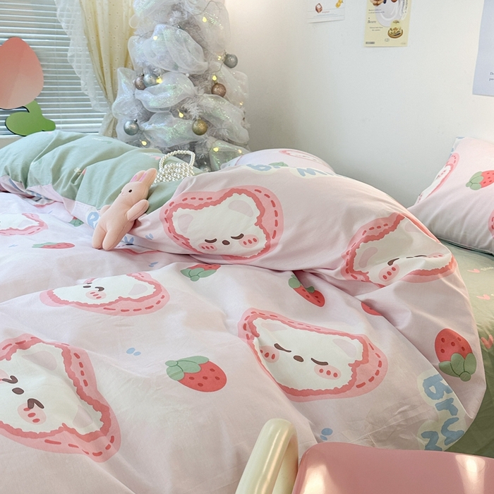 91家纺网 家纺一手货源 找家纺 昔可2023新款3月春日全棉四件套 奶酪草莓熊
