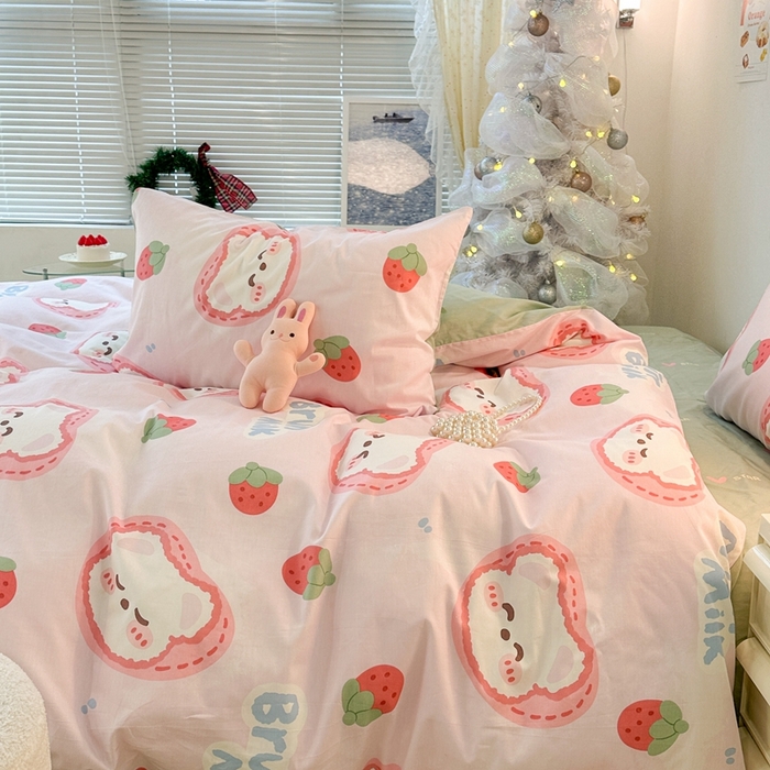 91家纺网 家纺一手货源 找家纺 昔可2023新款3月春日全棉四件套 奶酪草莓熊