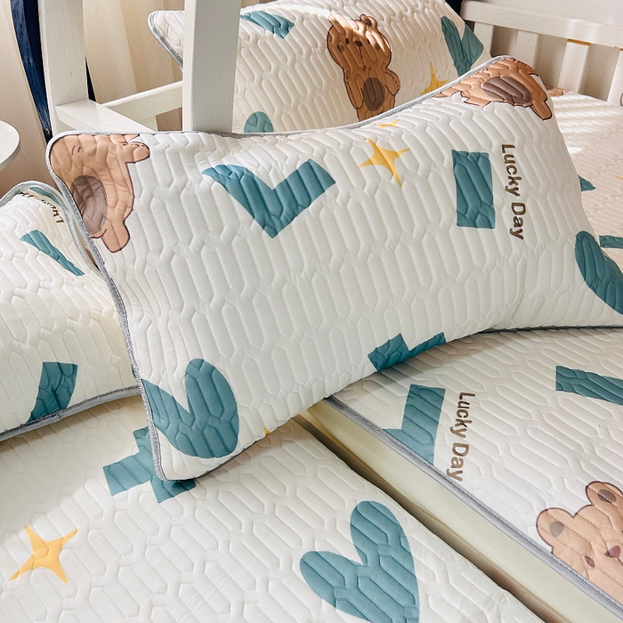 91家纺网 家纺一手货源 找家纺 小虾米 2023新款乳胶凉席床笠 爱心熊