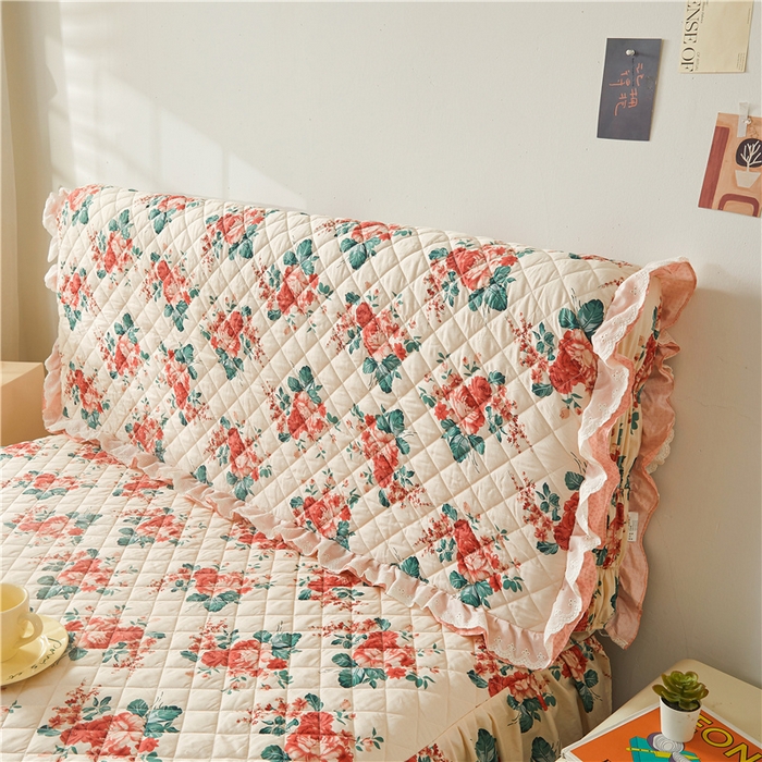 91家纺网 家纺一手货源 找家纺  十个点 2024新款全棉印花夹棉韩版蕾丝夹棉床头罩 温馨花语-夹棉