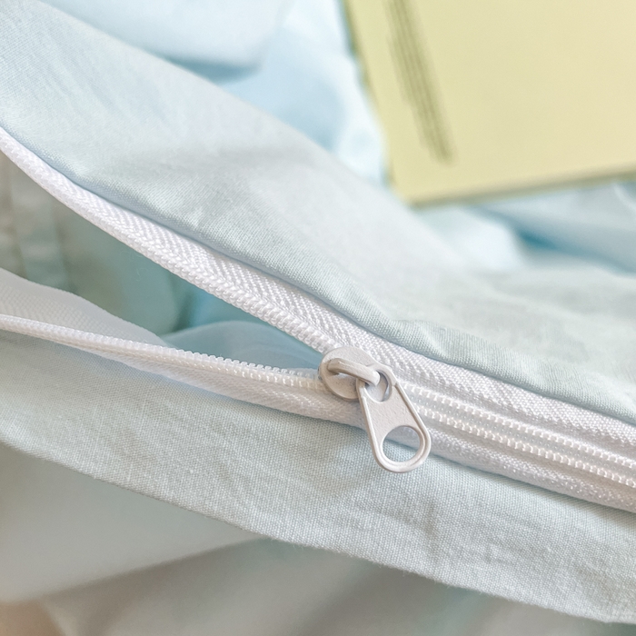 91家纺网 家纺一手货源 找家纺 寐居2023新款绣花款水洗棉四件套  萌宠恐龙-蓝