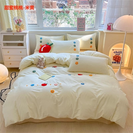 91家纺网 家纺一手货源 找家纺 寐居2023新款绣花款水洗棉四件套  甜蜜桃桃-米黄