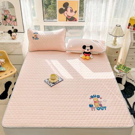 91家纺网 家纺一手货源 找家纺 寐居家纺 2023新款迪士尼烫画凉席夏被套件 维尼熊-粉玉