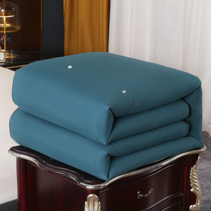 91家纺网 家纺一手货源 找家纺 畅畅家纺 2023新款洛卡棉手工订花桑蚕丝被子被芯冬被春秋被夏被 蓝色