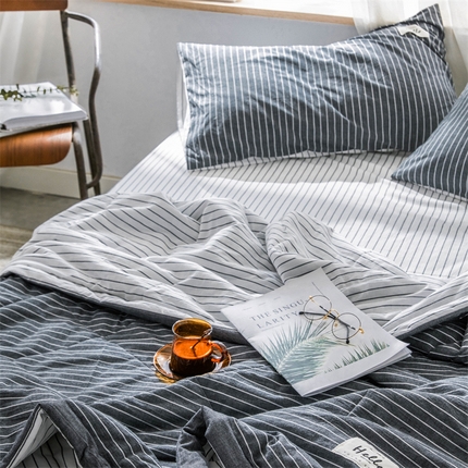 91家纺网 家纺一手货源 找家纺 北欧良品 水洗棉夏被四件套水洗棉空调被夏凉被无印良品-灰白细条双拼