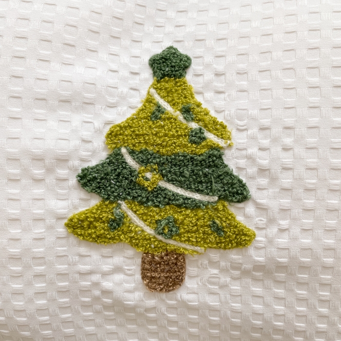 91家纺网 家纺一手货源 找家纺 慕澄 2023新款高克重小清新华夫格毛巾绣系列四件套 圣诞树-白+浅绿