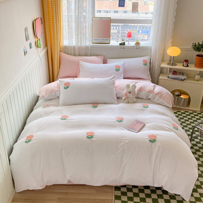 91家纺网 家纺一手货源 找家纺 慕澄 2023新款高克重小清新华夫格毛巾绣系列四件套 小花-白+粉