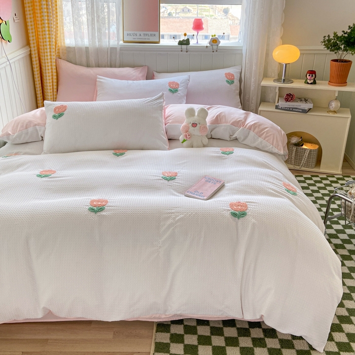 91家纺网 家纺一手货源 找家纺 慕澄 2023新款高克重小清新华夫格毛巾绣系列四件套 小花-白+粉