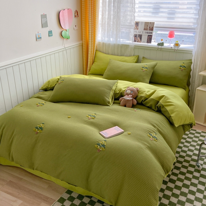 91家纺网 家纺一手货源 找家纺 慕澄 2023新款高克重小清新华夫格毛巾绣系列四件套 圣诞树-草绿绿